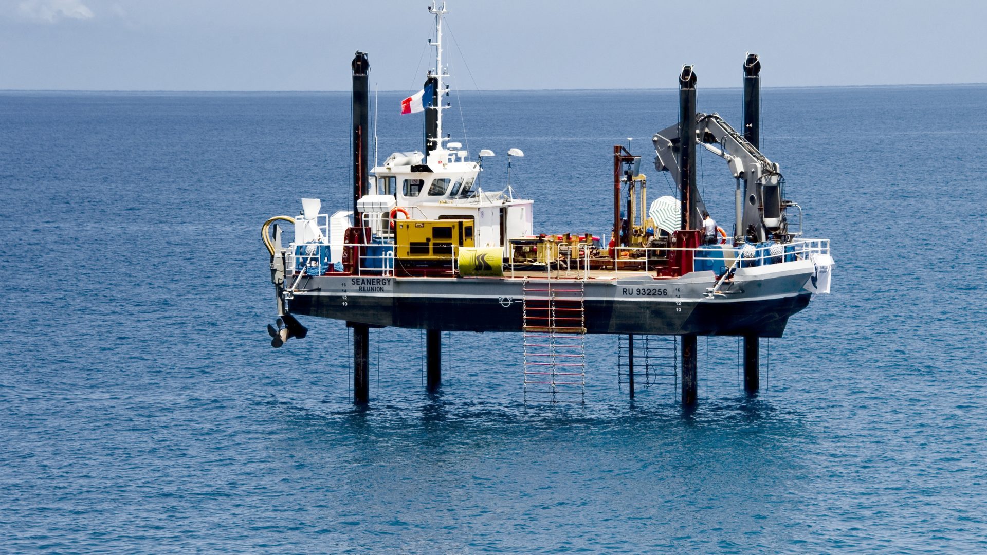 Propelled Jack Up Barge
